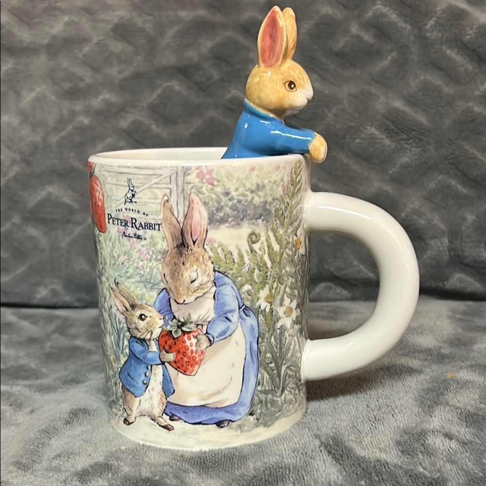 Peter Rabbit Mug with Figurine Handle
